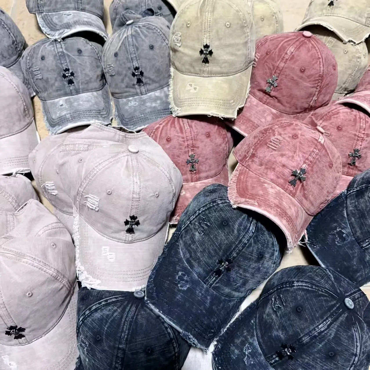 Popular style Crow heart hole baseball cap